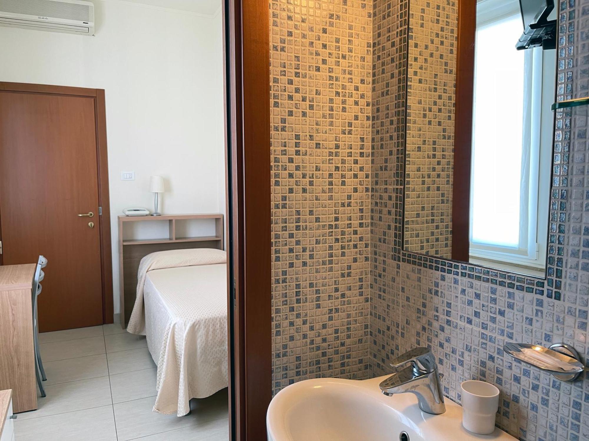Hotel Majestic 西尼加利亚 外观 照片